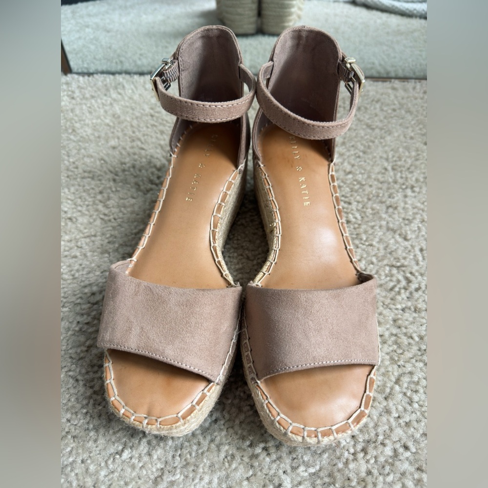 Kelly & Katie Platform Sandals